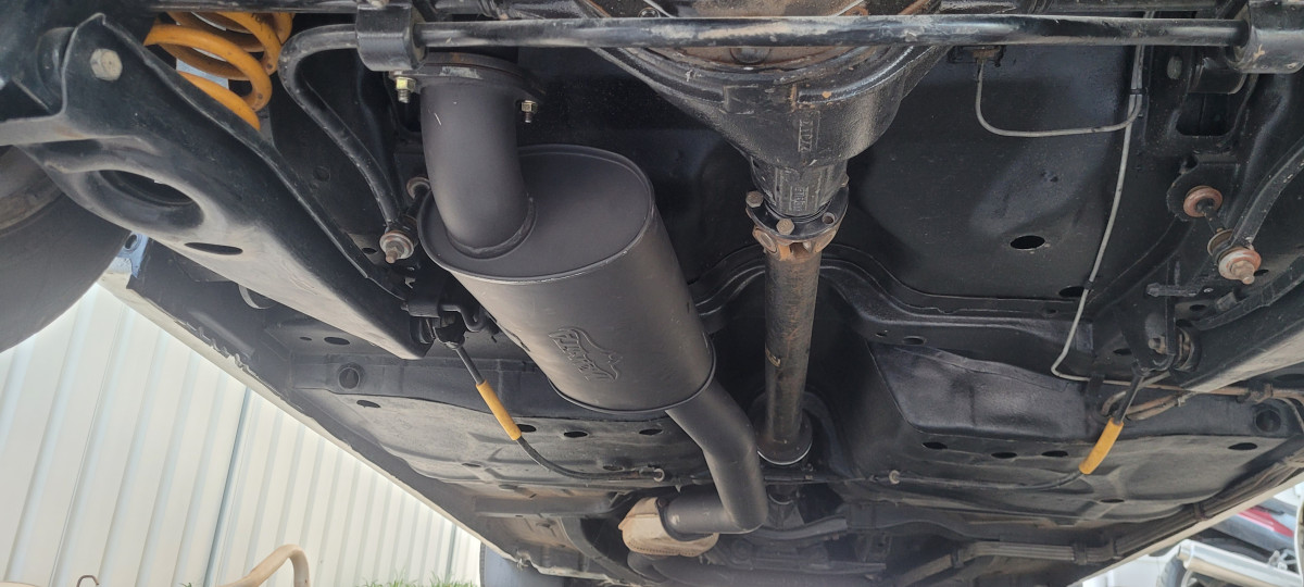 Manta Exhaust 2.jpg
