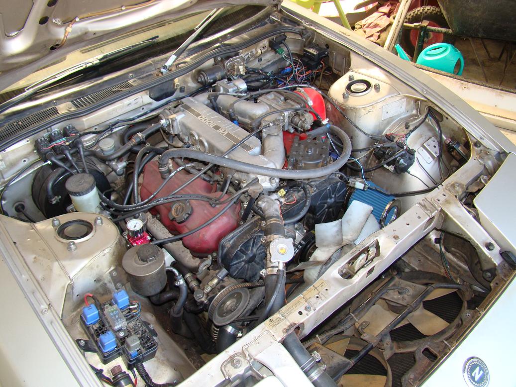 Z31 engine bay web.JPG