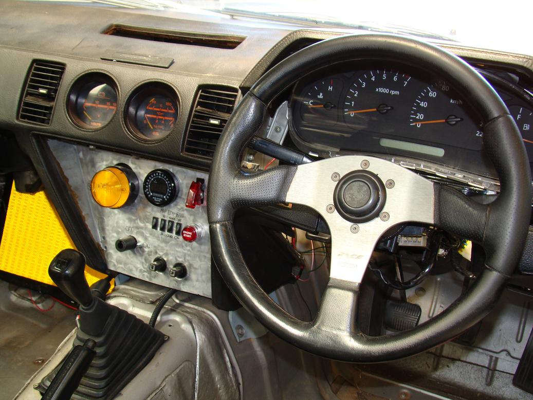 Z31 custom dash web.JPG